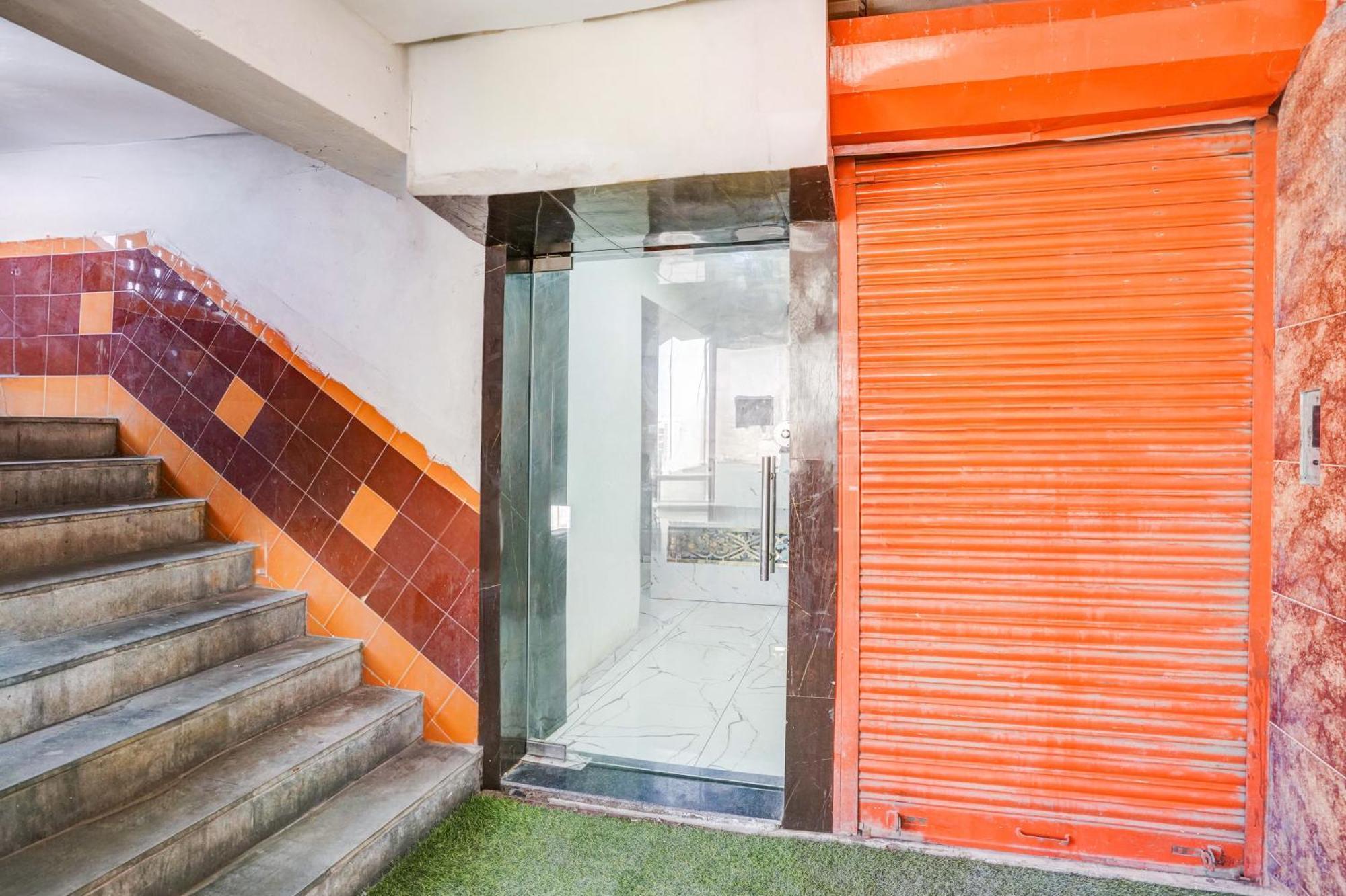 Super Collection O Maninagar Near Railway Station Formerly A1 Residency 아흐메다바드 외부 사진